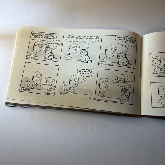 Vintage Garfield Books - Lot of 3 Comic Books - Picture 9 of 16